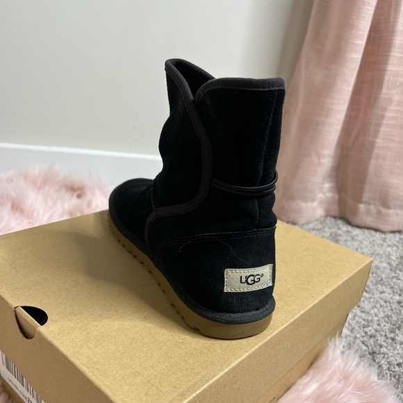 Black Leona UGG Australia Boot - Picture 3 of 4